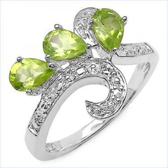 Handcrafted Peridot pears and Sterling Silver designerring 1.20 CTW Size 7